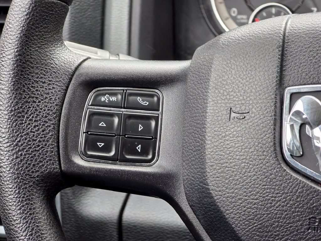 Used 2016 RAM 1500 Classic SLT AWD/4WD image 17