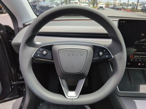 Used 2026 Tesla Model Y AWD image 18