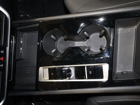 Used 2025 Volkswagen Atlas Cross Sport SE image 14