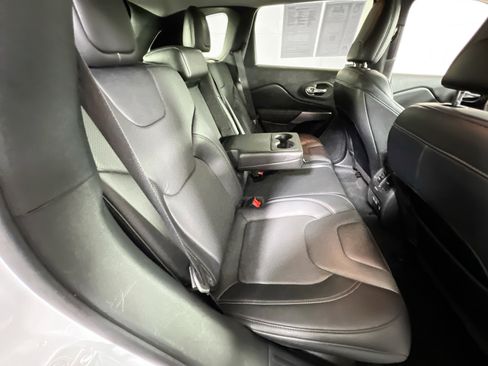 Used 2022 Jeep Cherokee Limited AWD/4WD image 26