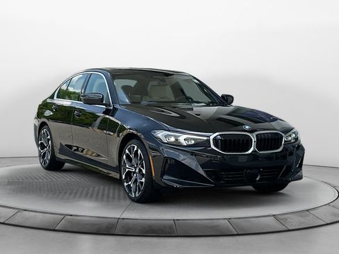 Certified 2025 BMW 330i Sedan w/ Premium Package image 1