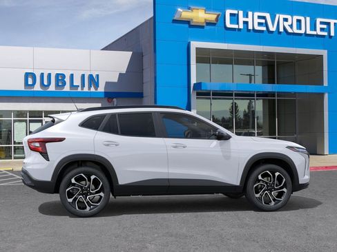 New 2026 Chevrolet Trax RS w/ Sunroof Package image 6