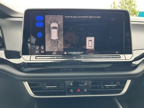 Used 2026 Volkswagen Atlas Cross Sport SEL Premium R-Line AWD/4WD image 33