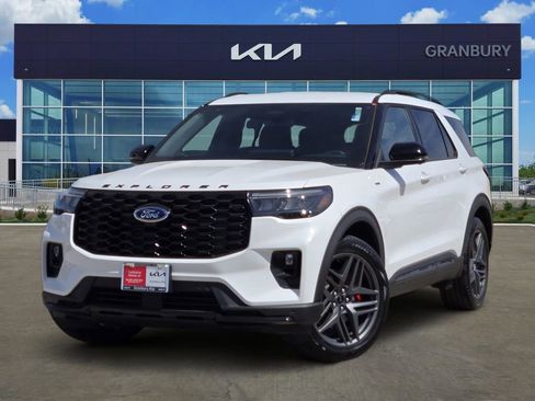 Used 2025 Ford Explorer ST-Line w/ Premium Package image 1