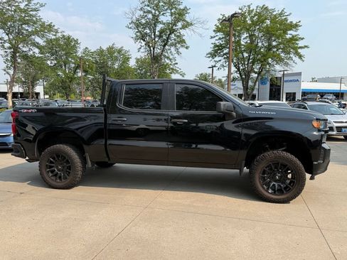 Used 2022 Chevrolet Silverado 1500 Custom w/ Safety Confidence Package AWD/4WD image 3