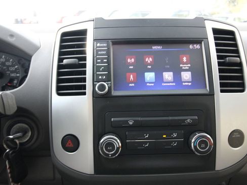 Used 2019 Nissan Frontier SV image 15