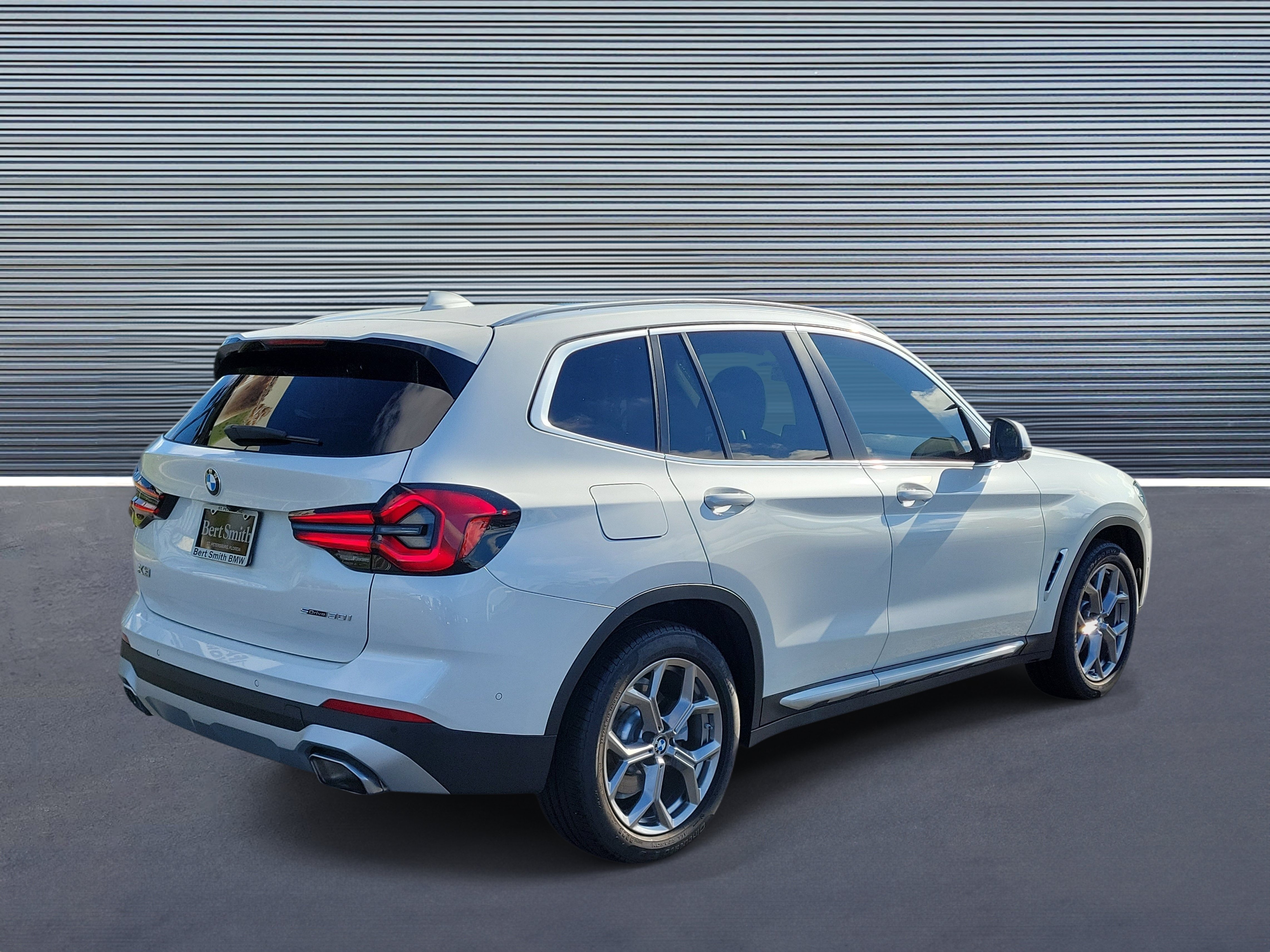 Used 2024 BMW X3 sDrive30i w/ Premium Package w/ZPA RWD image 3