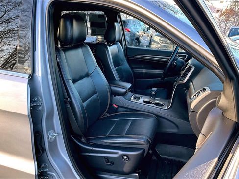 Used 2015 Jeep Grand Cherokee Limited w/ Luxury Group II image 8