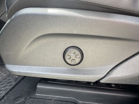 Used 2022 Mercedes-Benz GLC 300 image 8