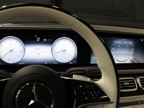 Used 2025 Mercedes-Benz Maybach GLS 600 4MATIC image 79