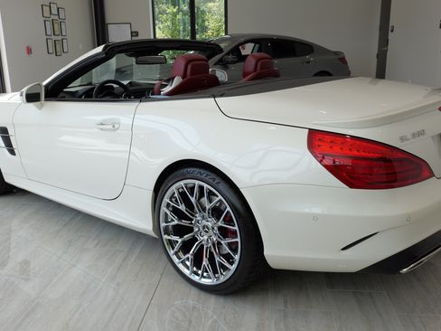 Used 2018 Mercedes-Benz SL 550 image 14