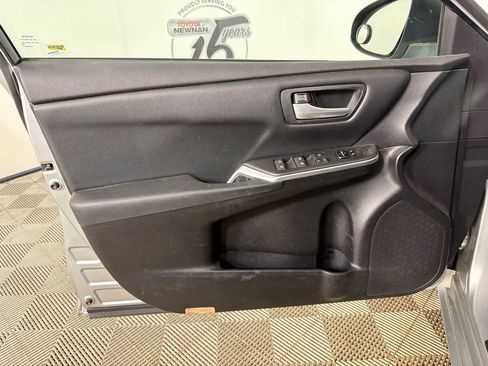 Used 2015 Toyota Camry LE FWD image 10