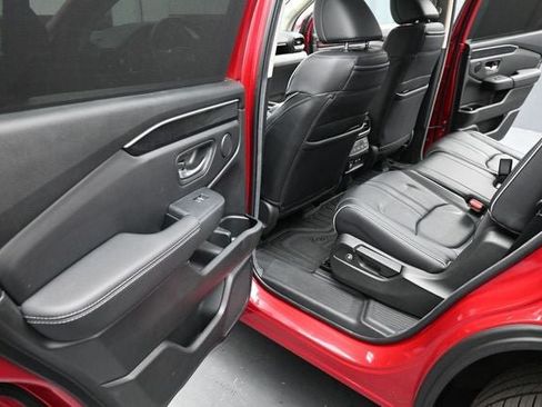 Used 2024 Honda Pilot Elite image 16