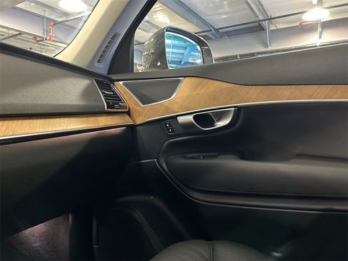 Certified 2024 Volvo XC90 B6 Plus w/ Protection Package Premier image 18
