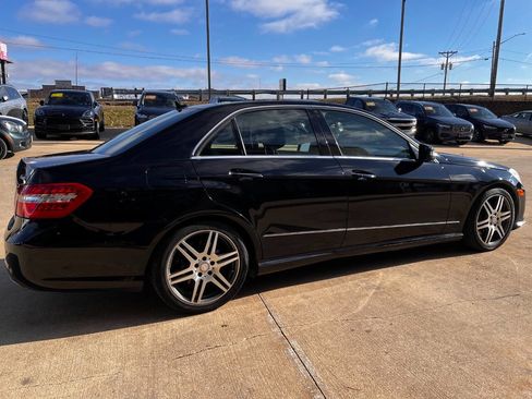 Used 2010 Mercedes-Benz E 550 4MATIC Sedan image 5