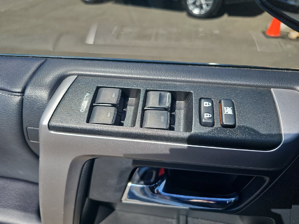 Used 2022 Toyota 4Runner Limited AWD/4WD image 28