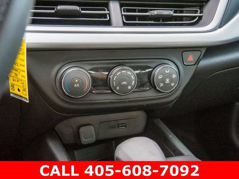 Used 2026 Chevrolet Trax LS w/ Driver Confidence Package FWD image 28