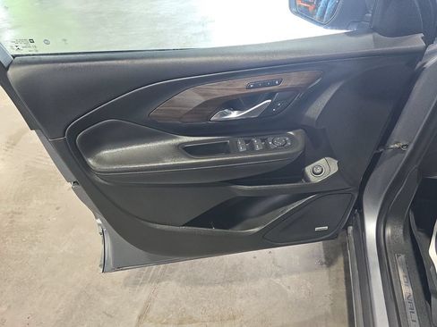 Used 2020 GMC Terrain Denali w/ LPO, Floor Liner Package FWD image 12