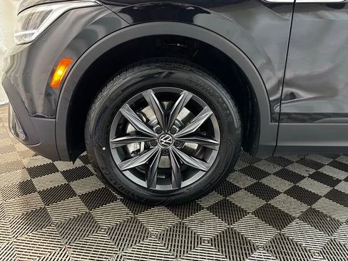 Used 2022 Volkswagen Tiguan SE image 10