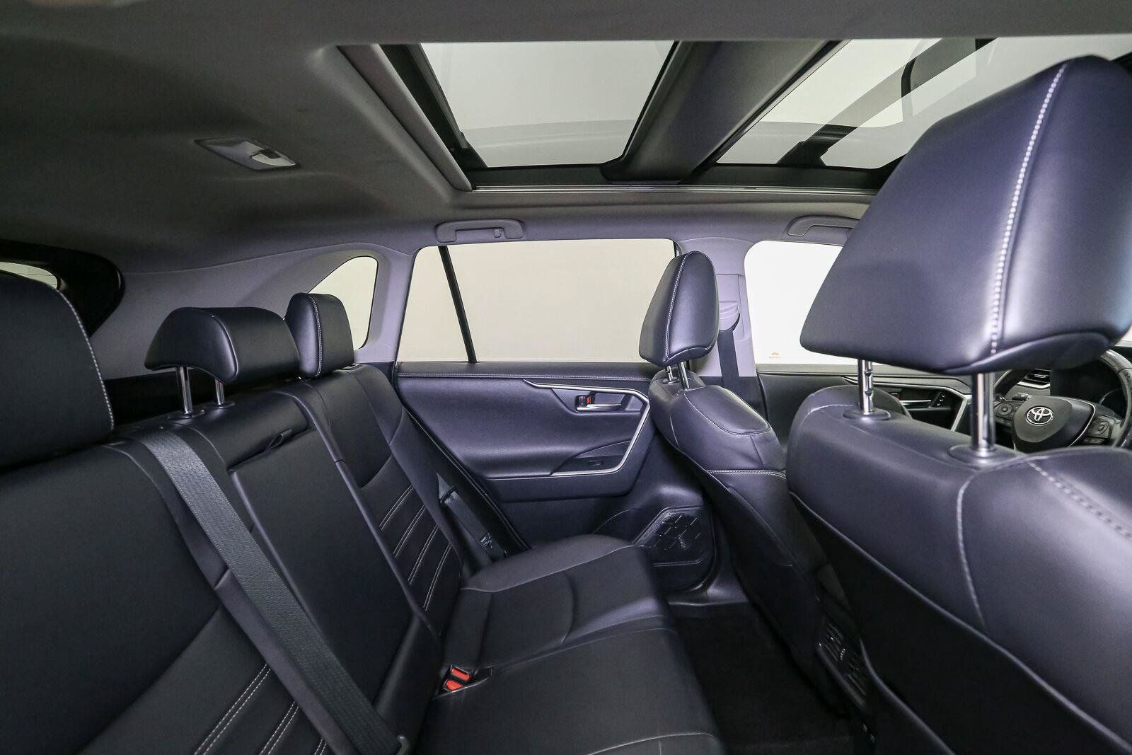 Used 2019 Toyota RAV4 Limited AWD/4WD image 23