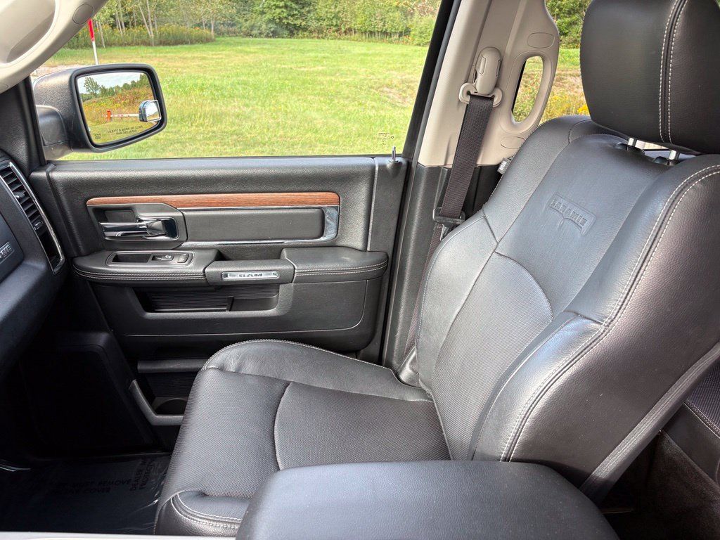 Used 2016 RAM 1500 Laramie w/ Convenience Group AWD/4WD image 16