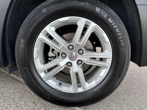 Used 2024 GMC Terrain SLE FWD image 32