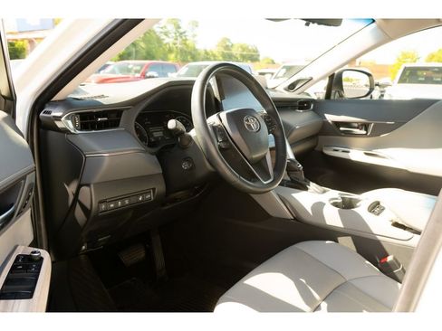 Used 2021 Toyota Venza Limited w/ Advanced Technology Package AWD/4WD image 11