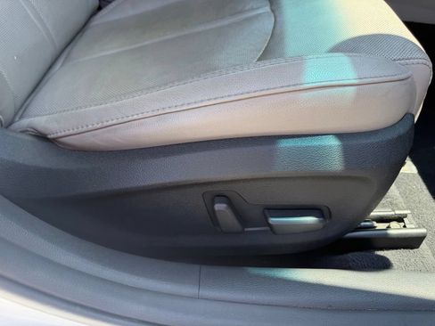 Used 2016 Hyundai Sonata Limited w/ Option Group 05 FWD image 32