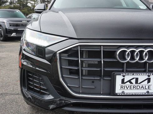 Used 2023 Audi Q8 Premium image 12