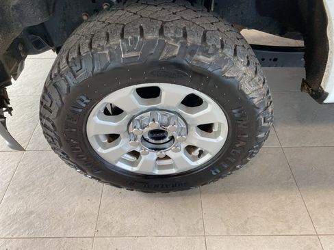 Used 2023 Ford F250 XLT image 9