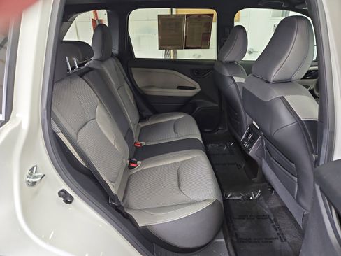 Used 2026 Subaru Forester Premium AWD/4WD image 11