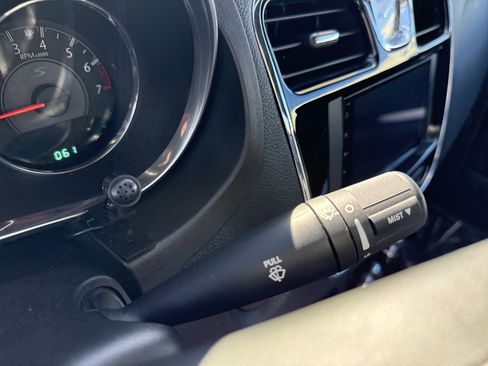 Used 2013 Chrysler 200 S image 21