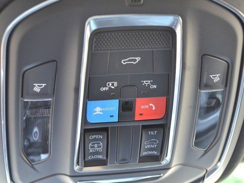 New 2025 Jeep Grand Cherokee L Laredo w/ Luxury Tech Group I image 31