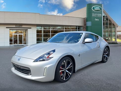 Used 2020 Nissan 370Z Touring Sport image 1