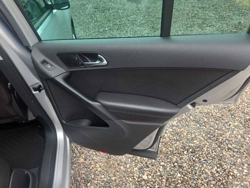 Used 2015 Volkswagen Tiguan SE FWD image 16