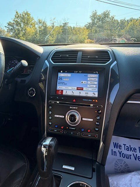 Used 2018 Ford Explorer Limited w/ Equipment Group 301A AWD/4WD image 13