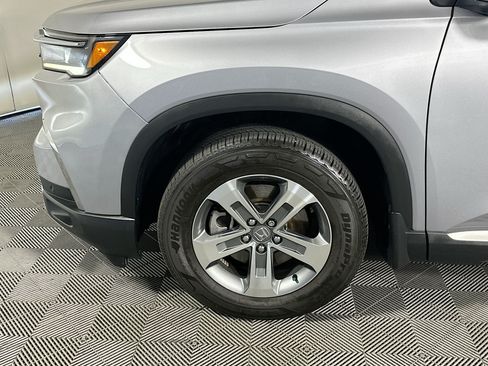 Used 2025 Honda Pilot EX-L image 11