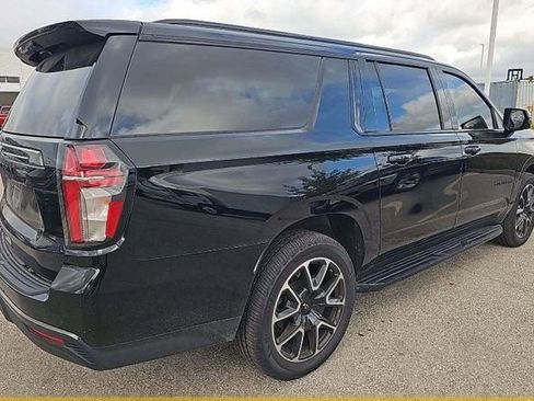 Used 2021 Chevrolet Suburban RST w/ Luxury Package image 5