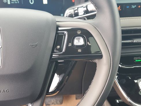 New 2026 Lincoln Corsair Premiere image 18