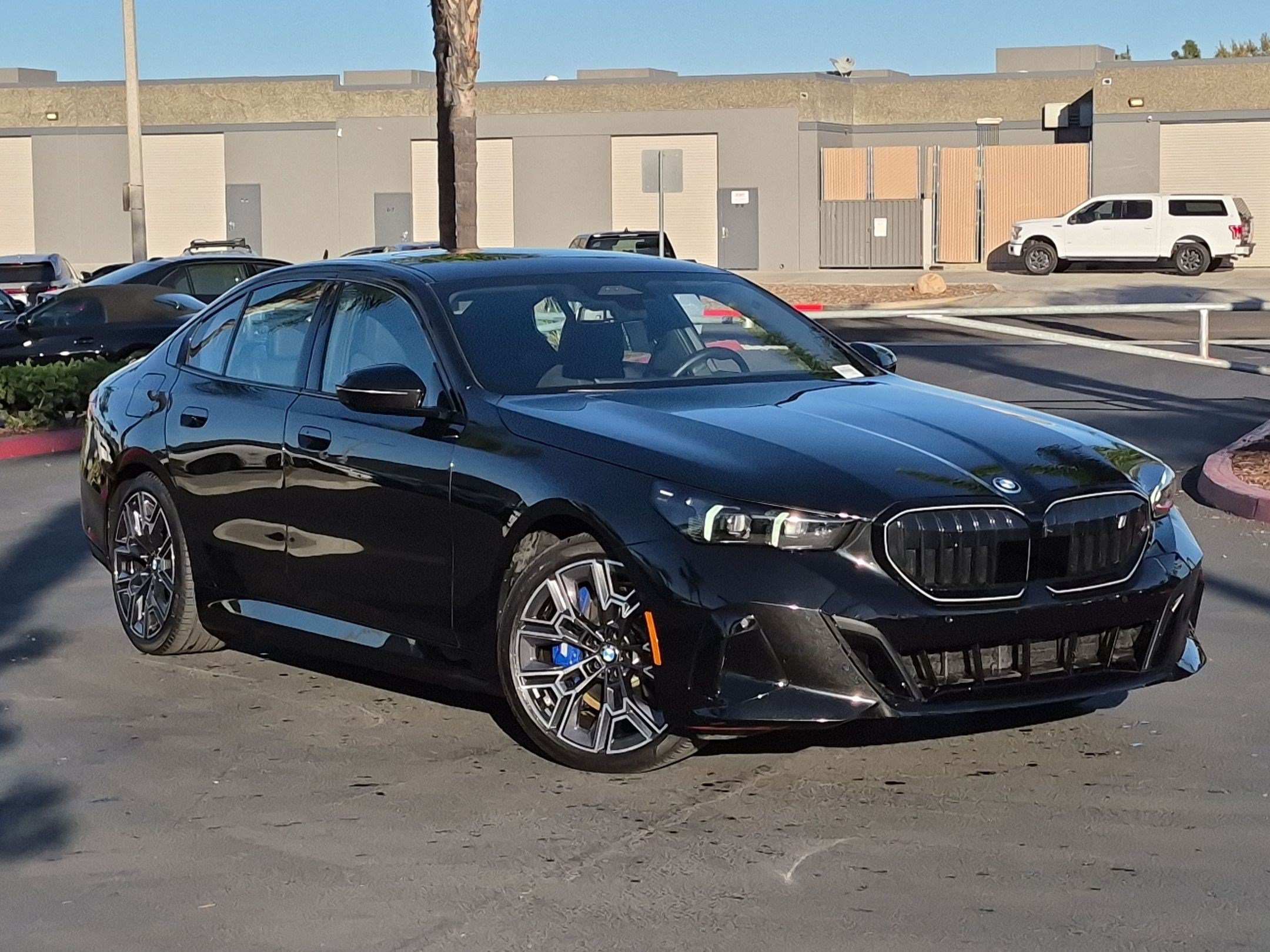 Used 2026 BMW i5 eDrive40 w/ M Sport Package AWD/4WD image 2
