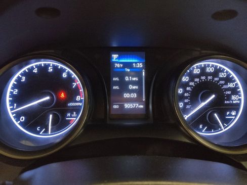 Used 2021 Toyota Camry SE image 23