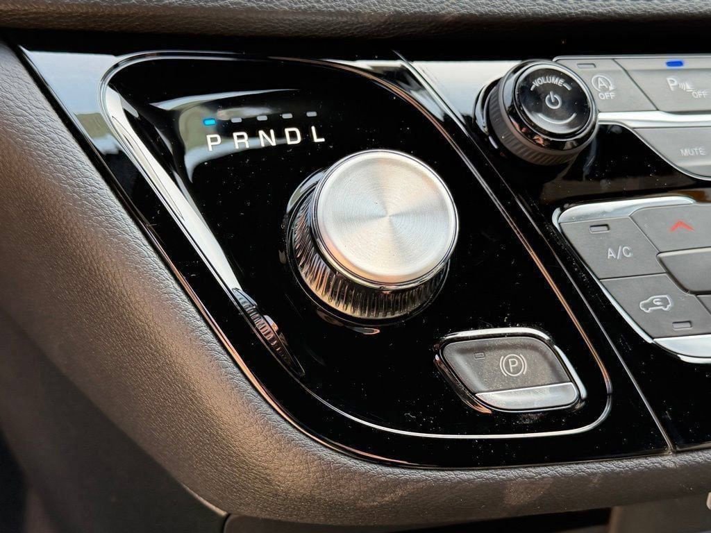 New 2026 Chrysler Pacifica Select FWD image 22