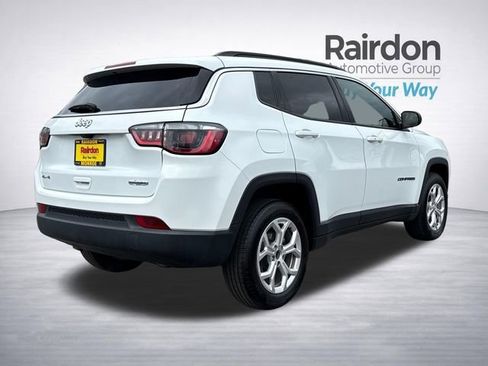 Used 2024 Jeep Compass Latitude AWD/4WD image 7