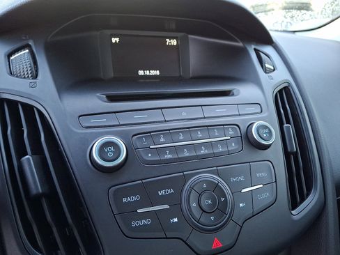Used 2016 Ford Focus SE image 24