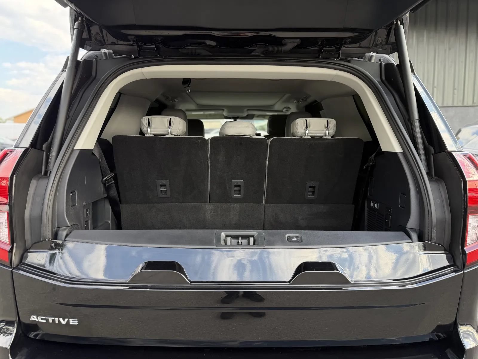 Used 2025 Ford Expedition Active AWD/4WD image 43