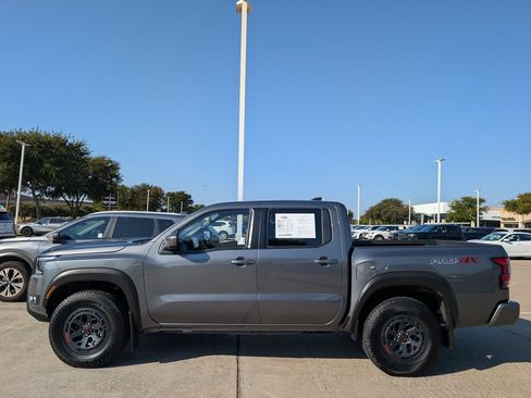 Used 2026 Nissan Frontier PRO-4X AWD/4WD image 3