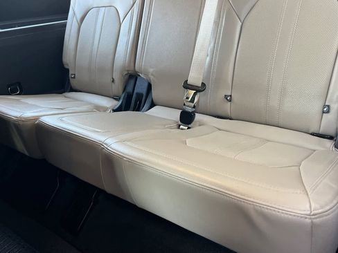 Used 2022 Ford Expedition Limited image 18