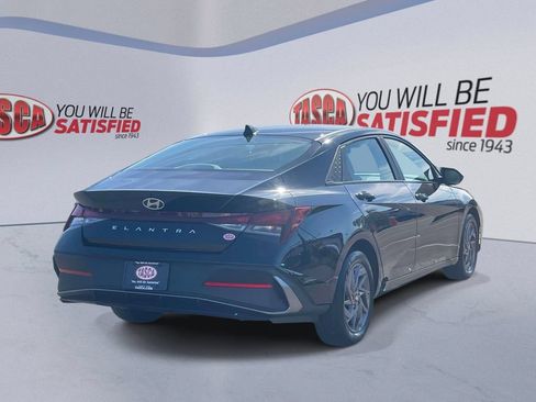 Used 2024 Hyundai Elantra SEL FWD image 6