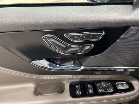 New 2026 Lincoln Corsair Reserve image 12