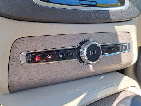 Used 2023 Volvo XC90 B6 Plus w/ Protection Package Premier image 13